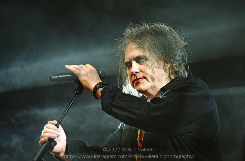 Monstre hosszúságú gótikus rockkoncert az Arénában – The Cure koncerten jártunk