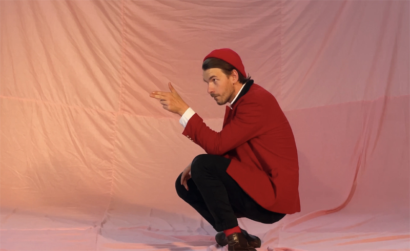 Akasztják a hóhért – különös főszereplővel készült O’SULLIVAN új videója